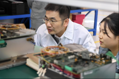 逃“光”的工程师